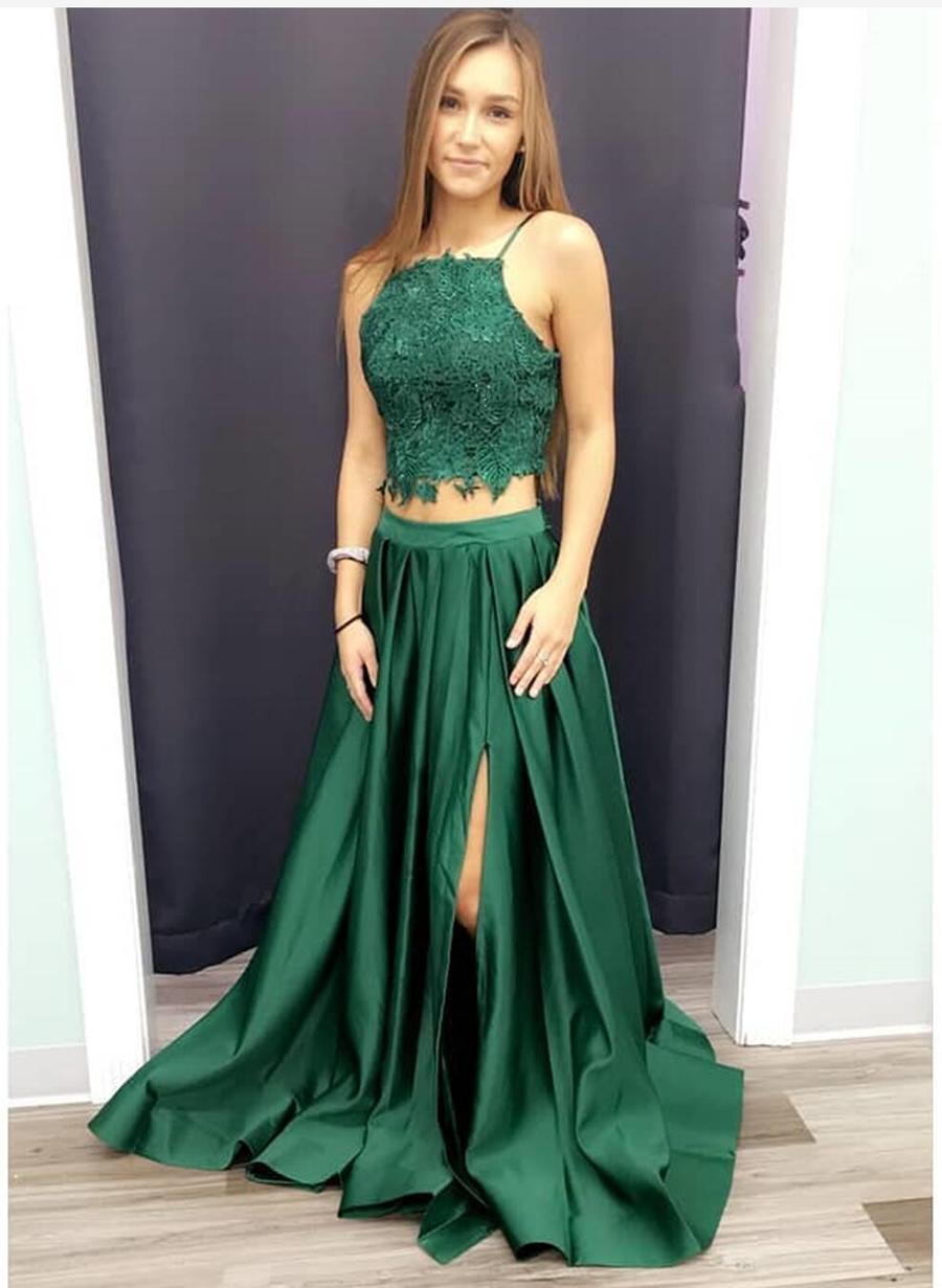 What Color Goes Good With Emerald Green Dress